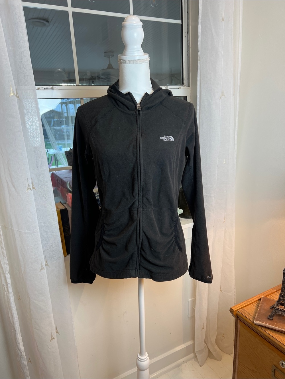 The North Face Women’s Black Full-Zip Hooded fleece Utility Jacket size medium.